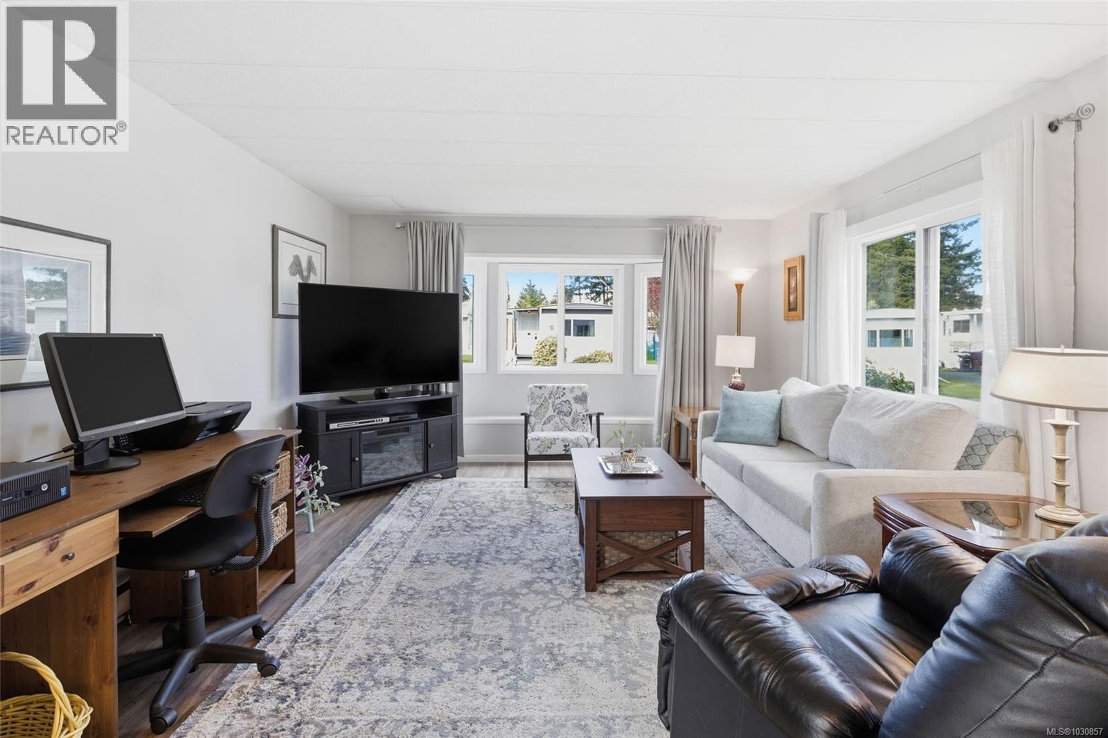 11 150 Corfield St N, Parksville