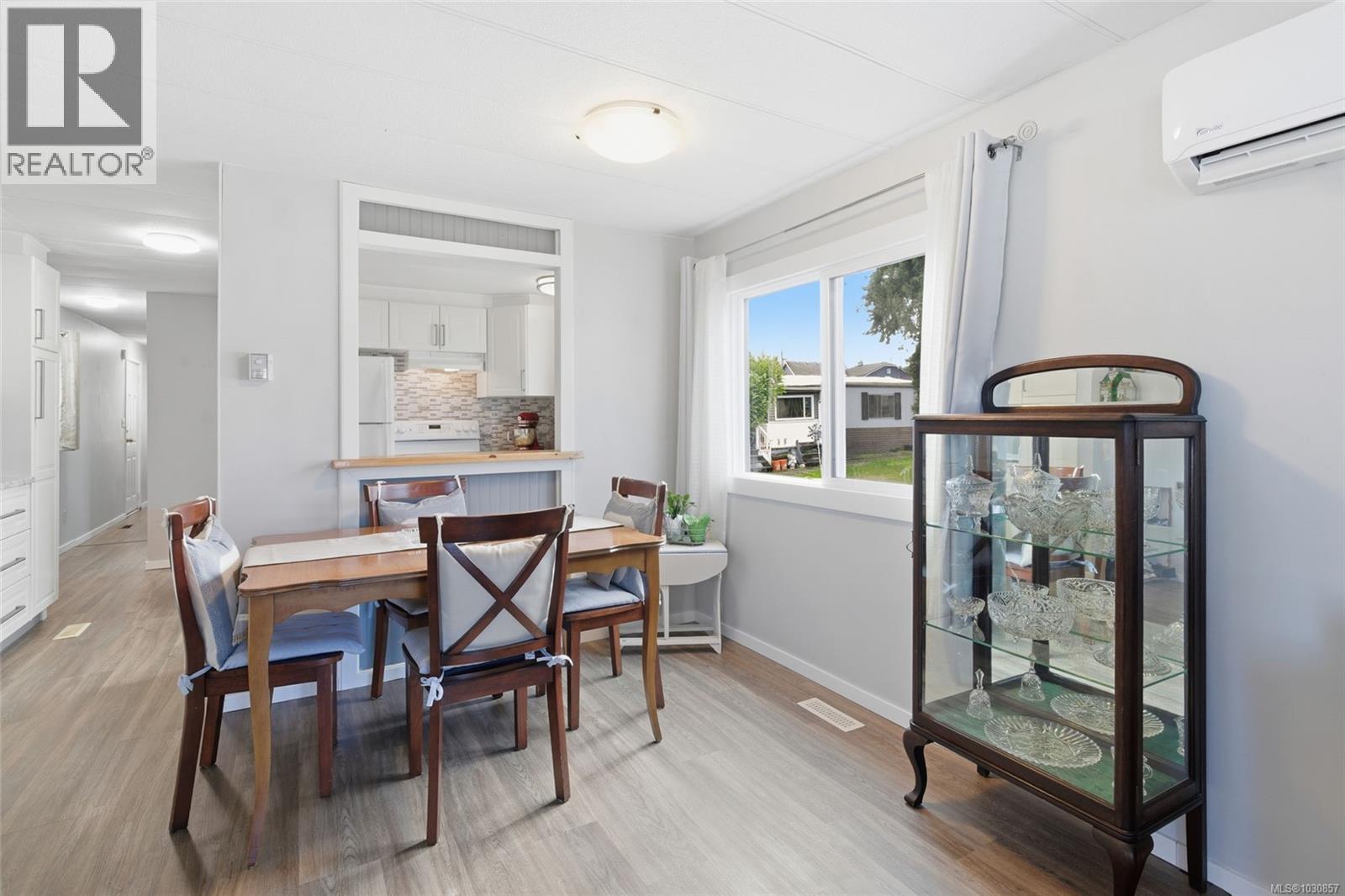 11 150 Corfield St N, Parksville