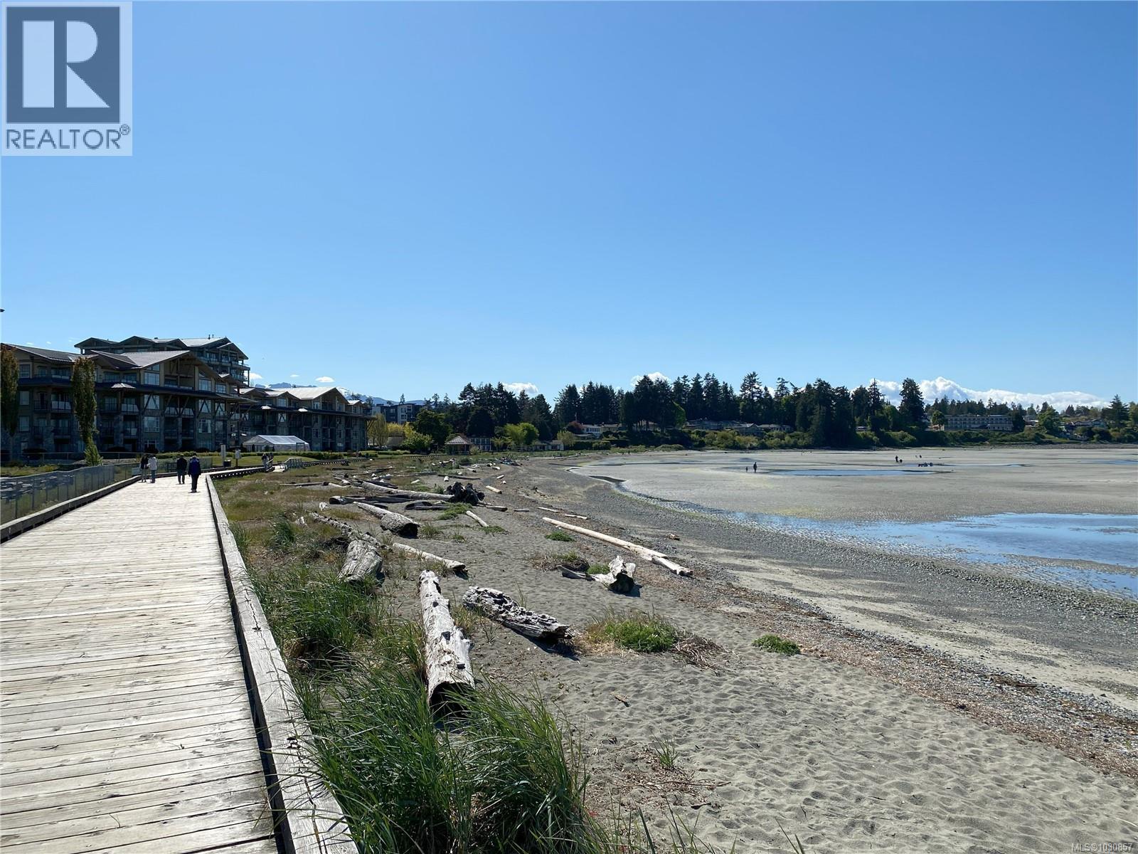 11 150 Corfield St N, Parksville