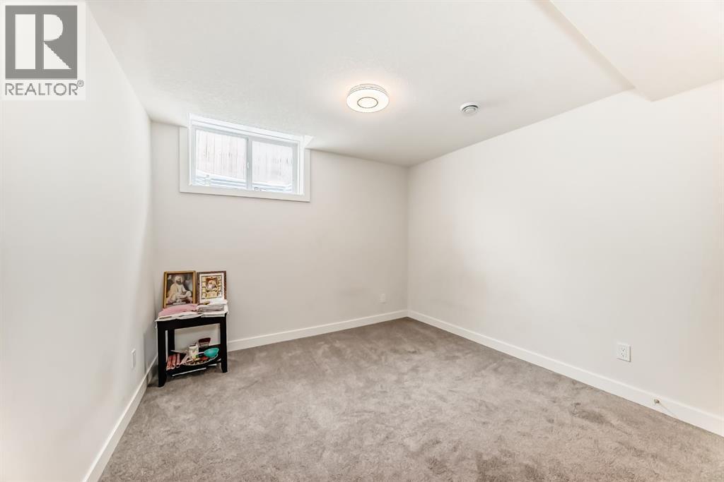 Single Family House for Sale in  SADDLELAKE GREEN  NE Saddle Ridge Calgary 