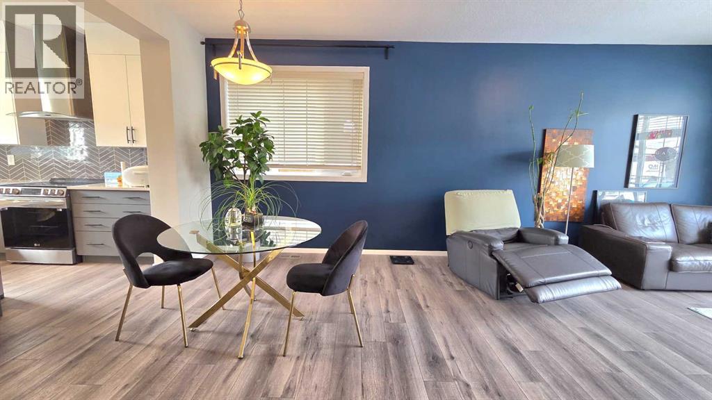 Single Family House for Sale in  Yorkville Road SW Yorkville Calgary 