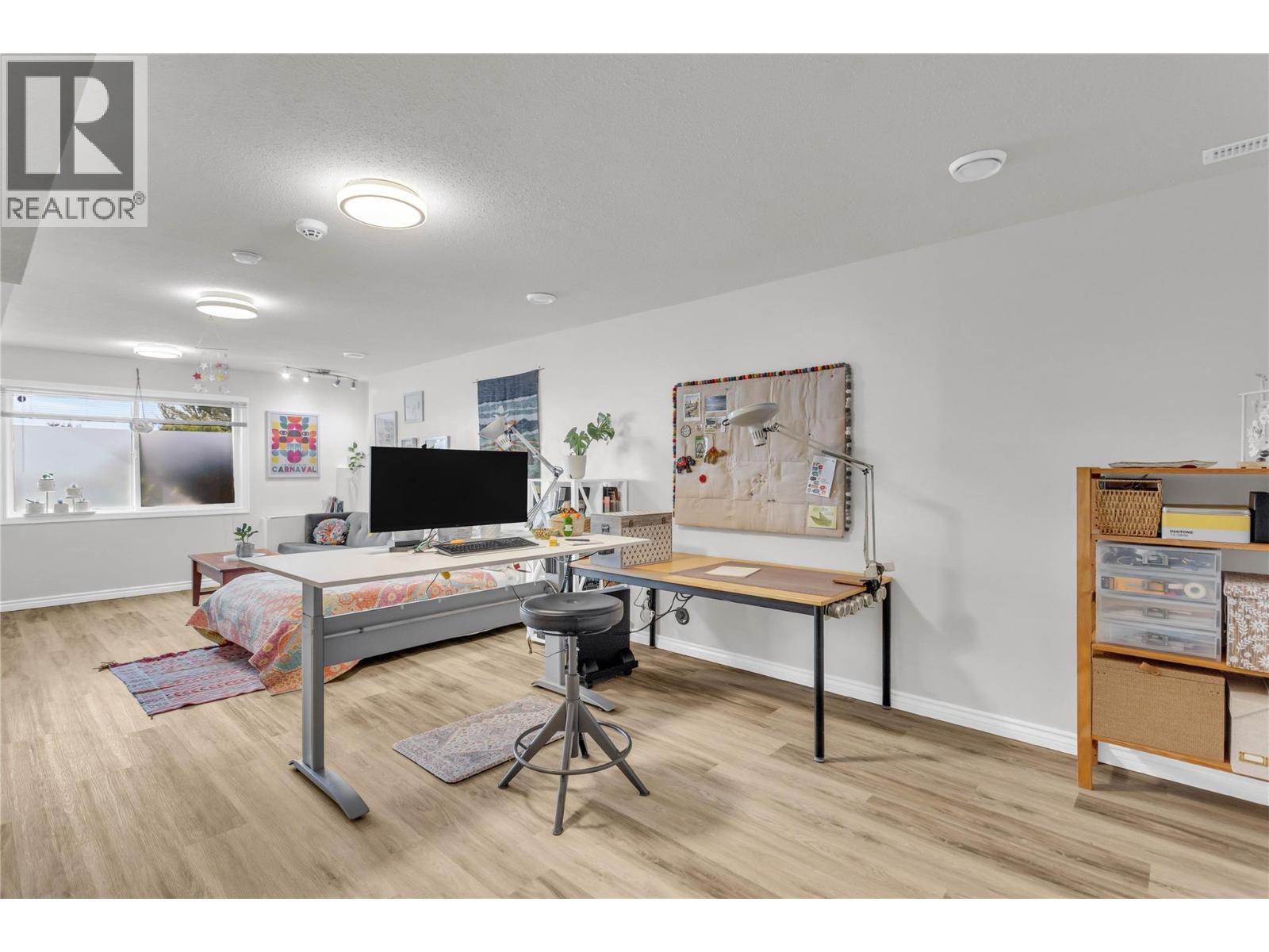 809 Toovey Road, Kelowna