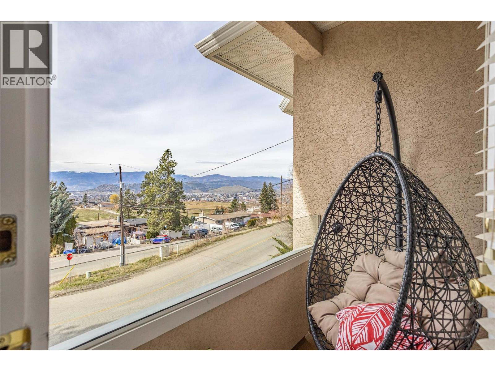 809 Toovey Road, Kelowna