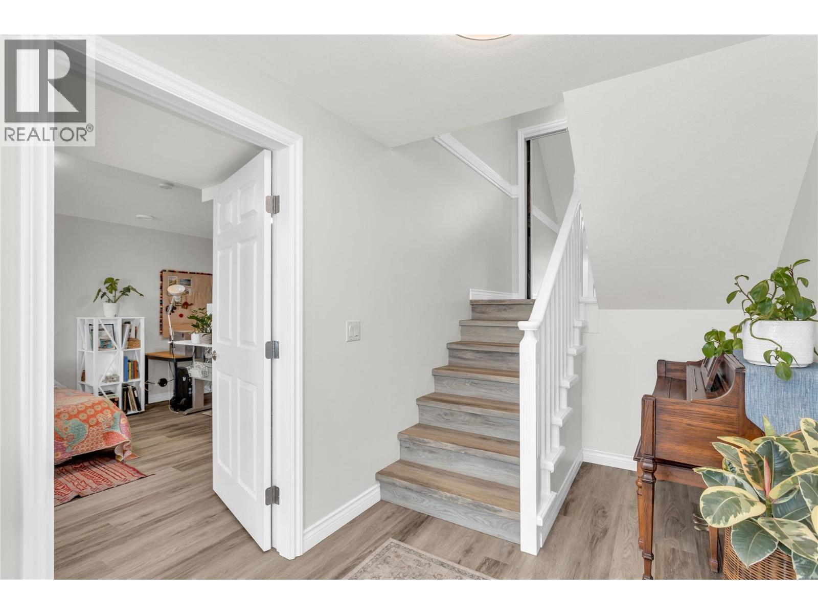 809 Toovey Road, Kelowna