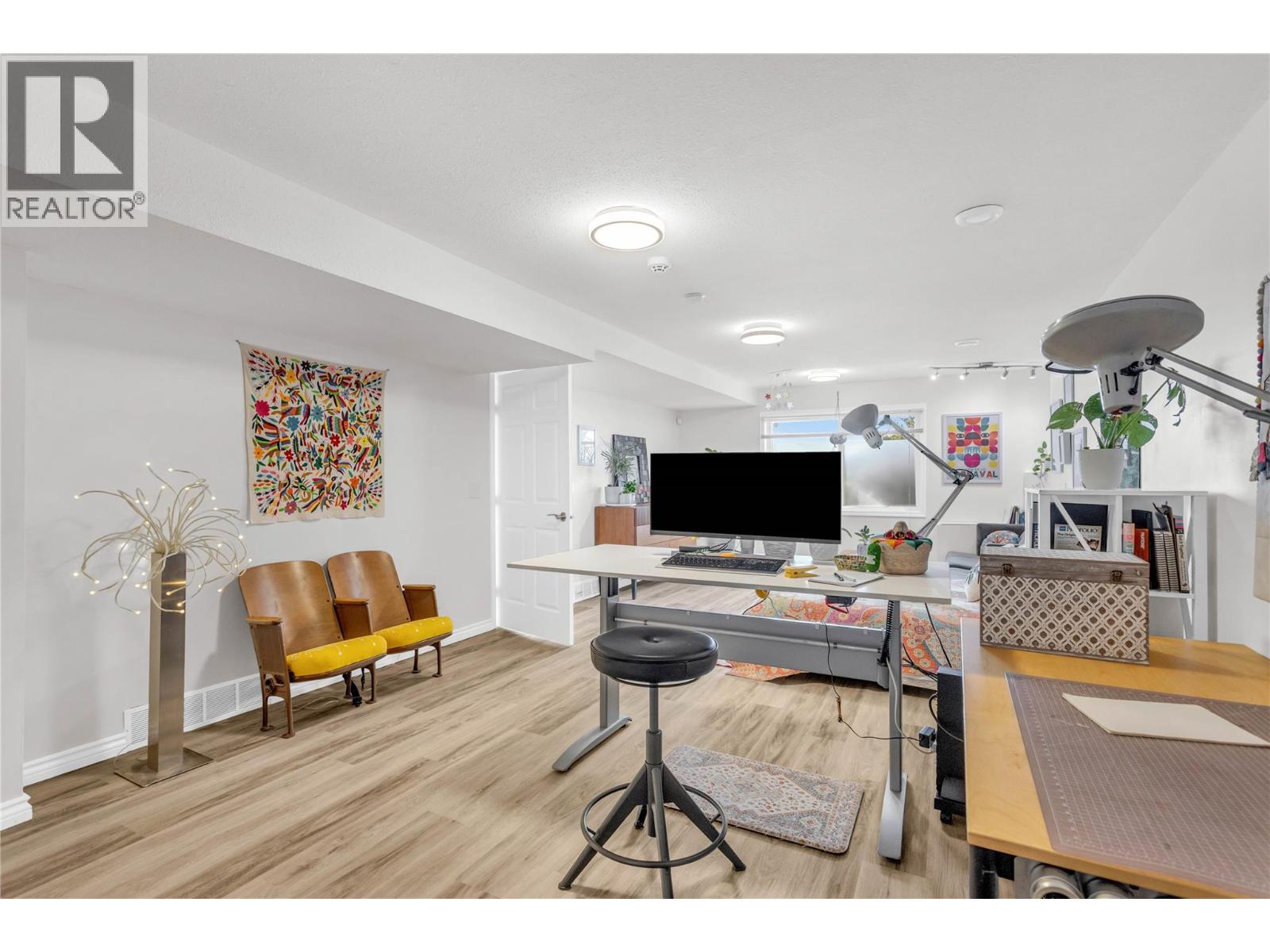 809 Toovey Road, Kelowna