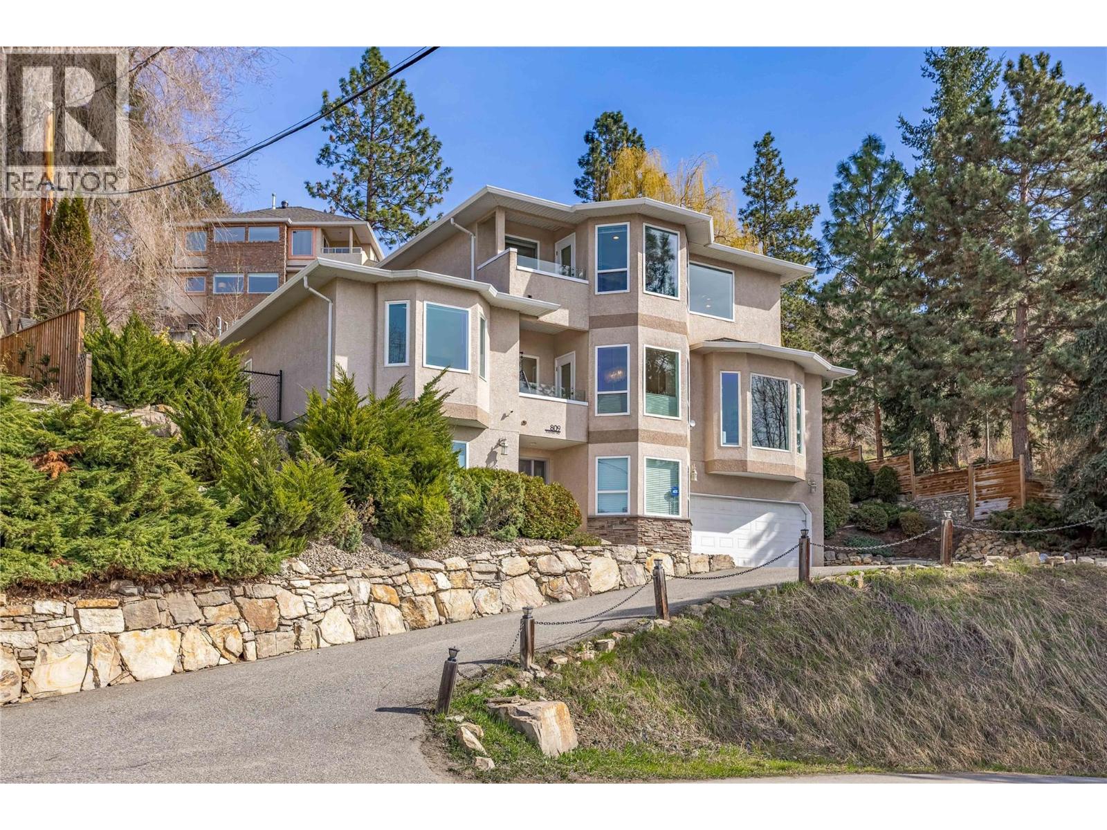 809 Toovey Road, Kelowna