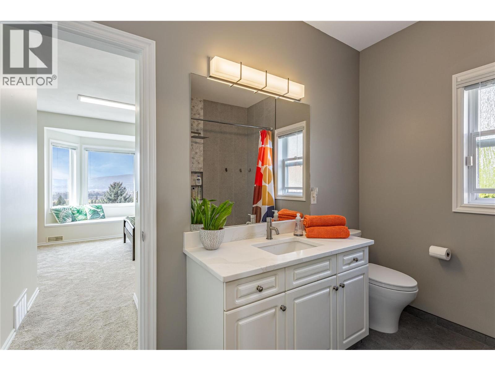 809 Toovey Road, Kelowna