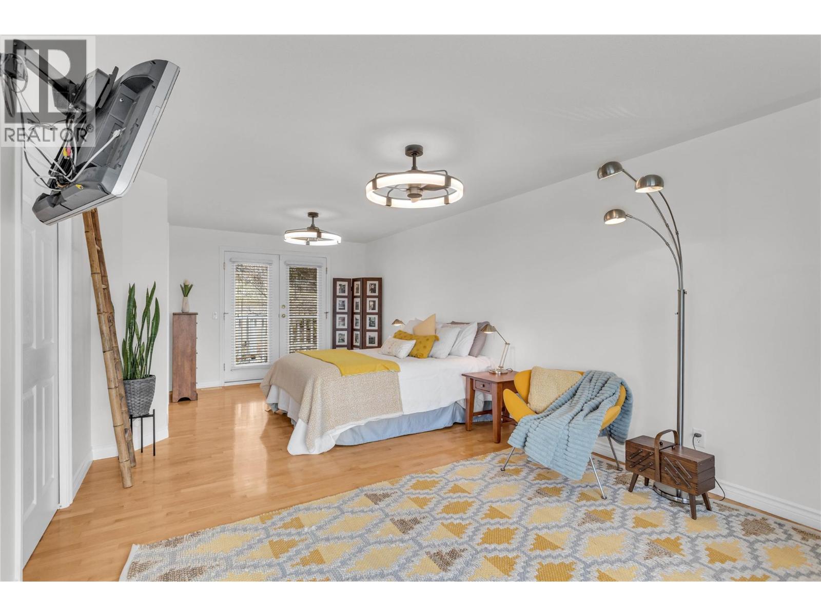 809 Toovey Road, Kelowna