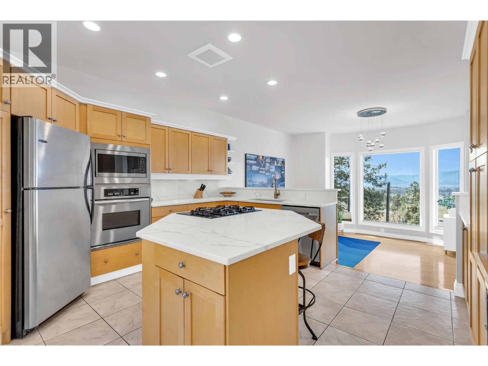 809 Toovey Road, Kelowna