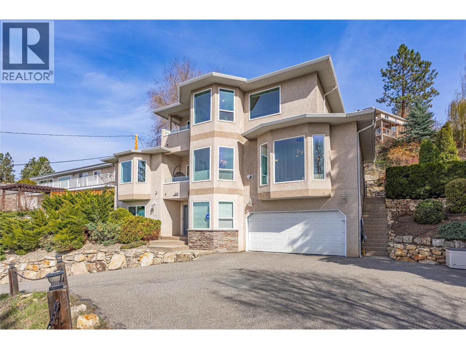 809 Toovey Road, Kelowna