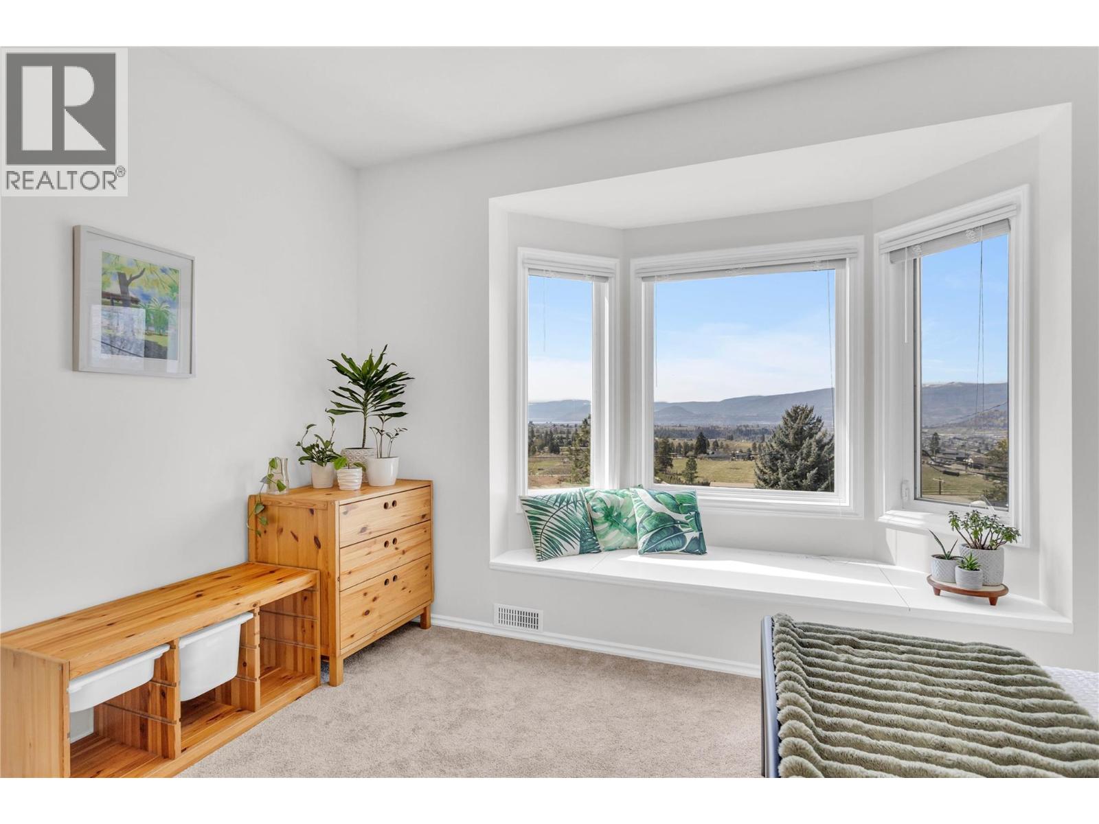 809 Toovey Road, Kelowna