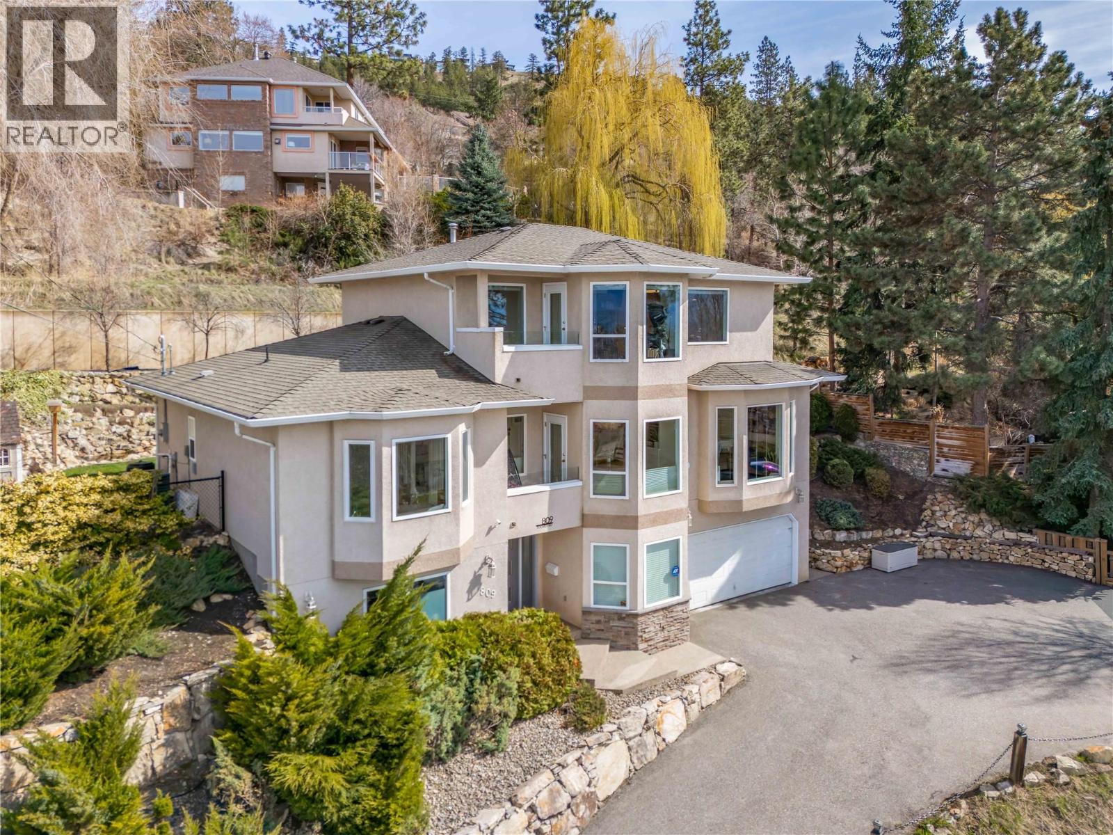 809 Toovey Road, Kelowna