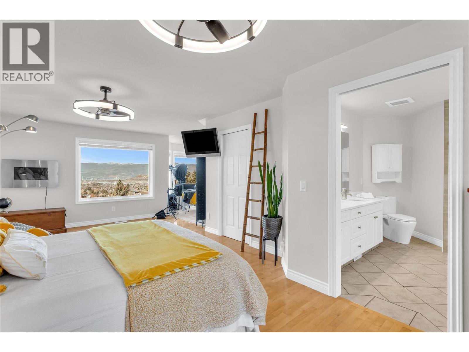 809 Toovey Road, Kelowna