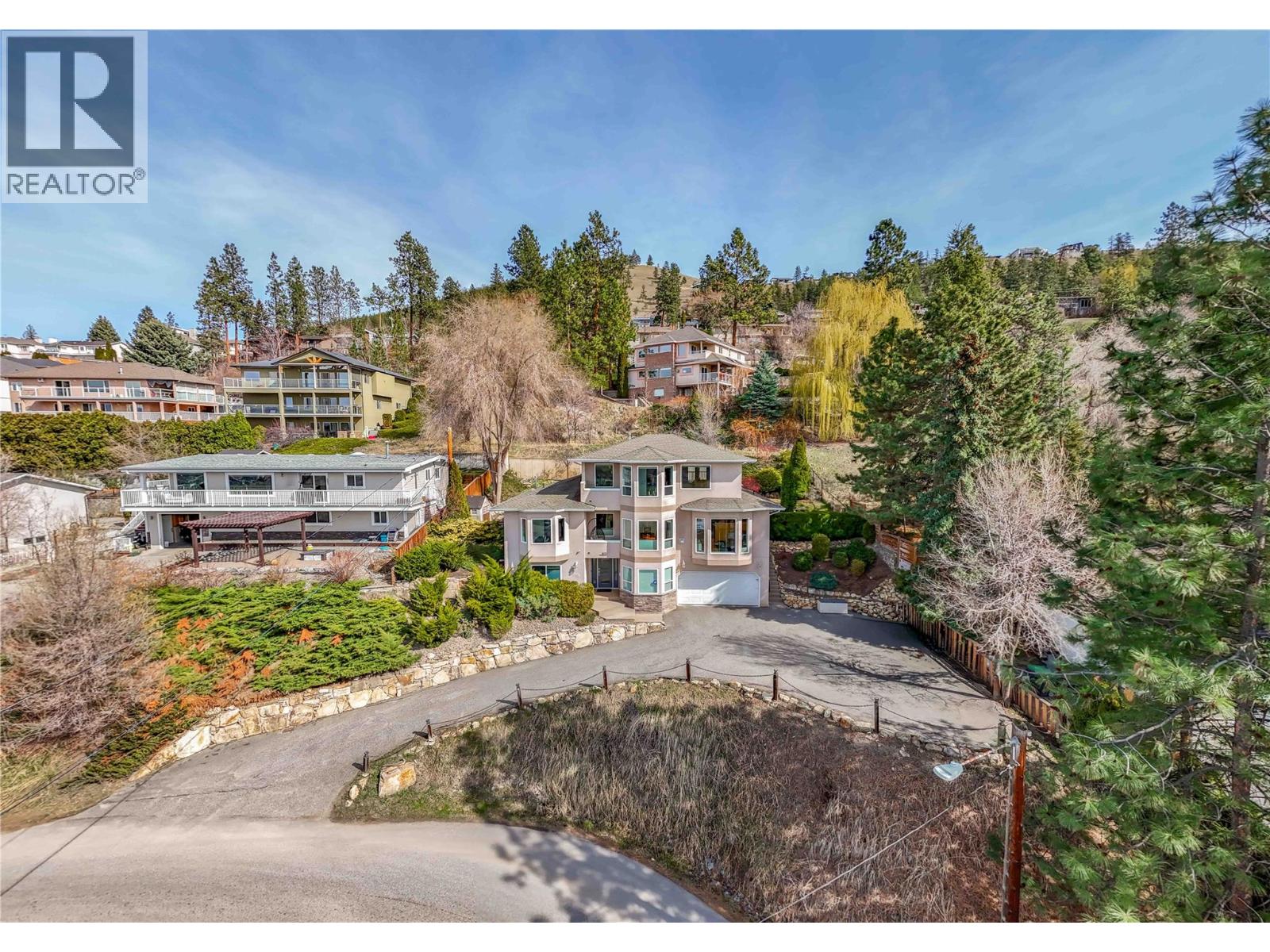 809 Toovey Road, Kelowna