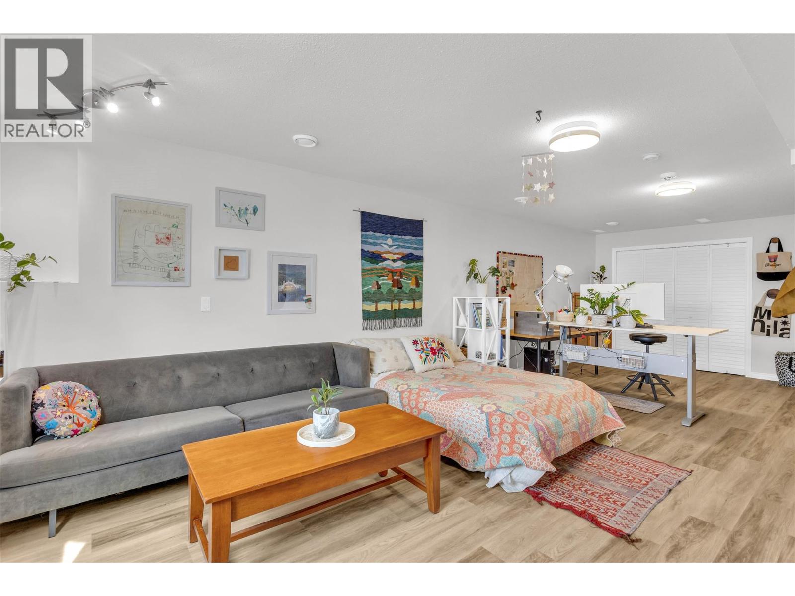 809 Toovey Road, Kelowna