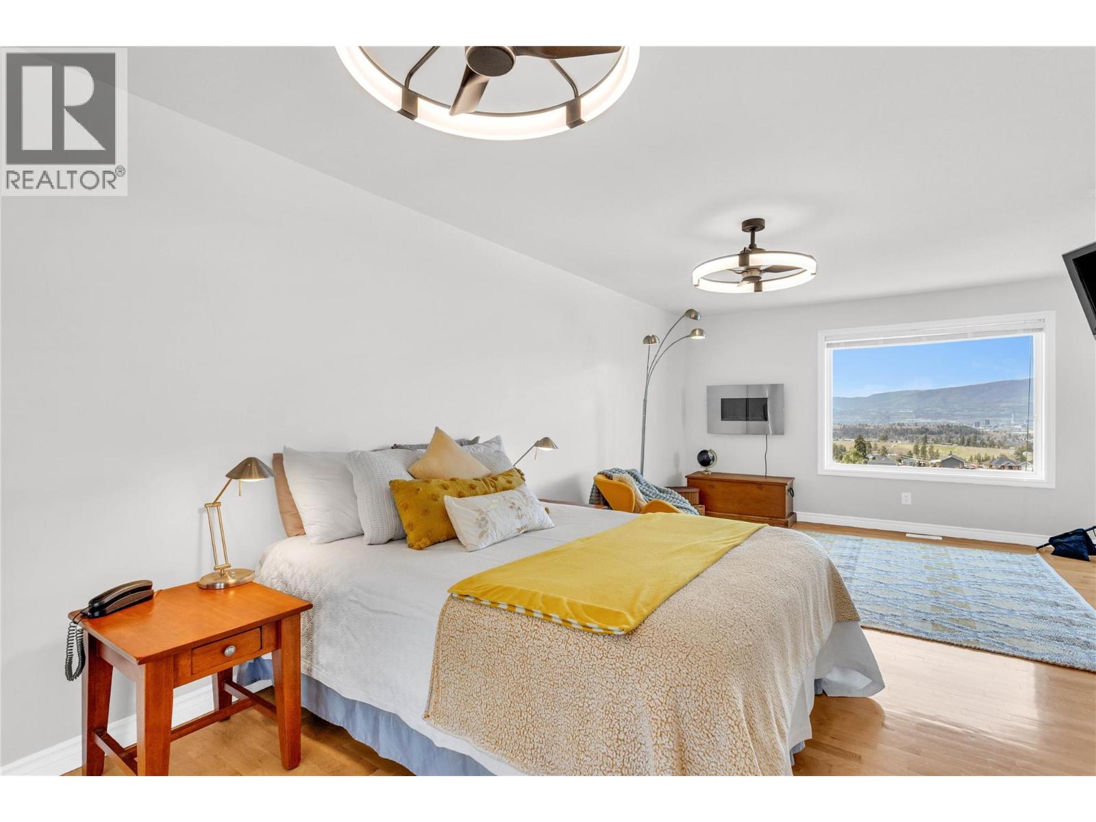 809 Toovey Road, Kelowna