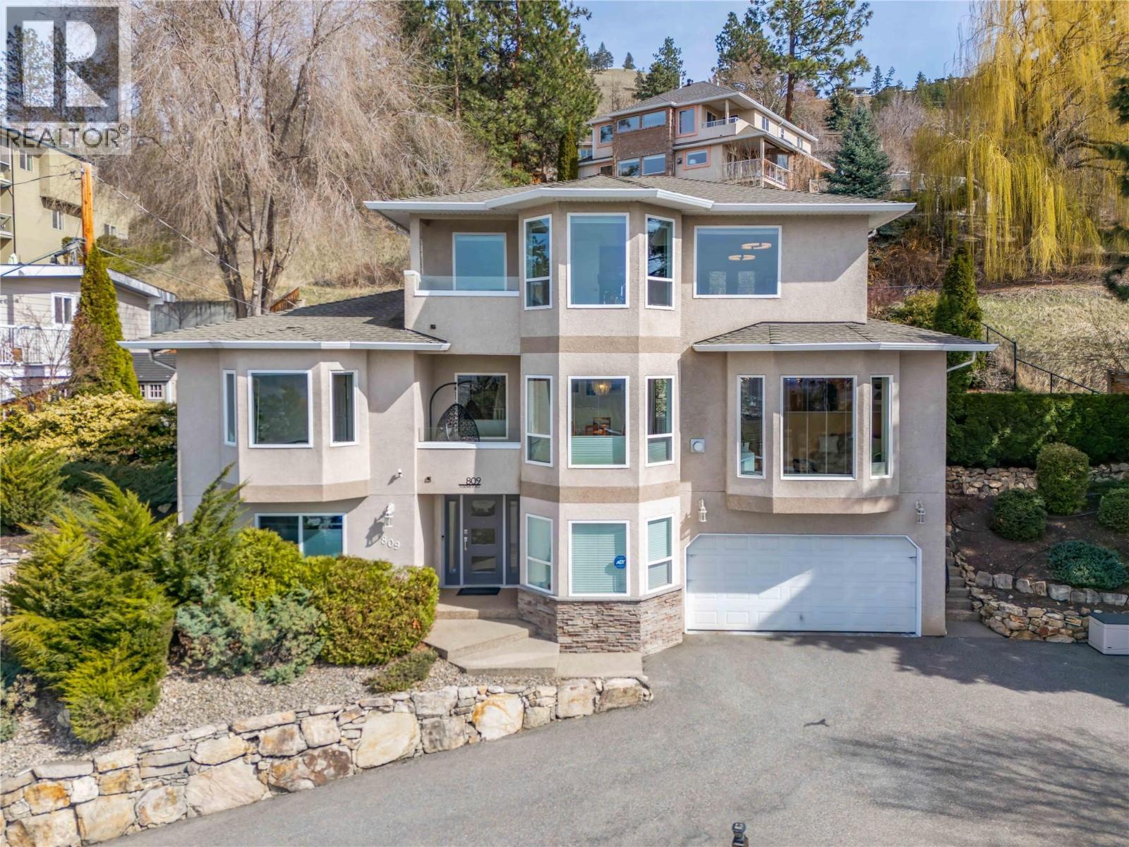 809 Toovey Road, Kelowna
