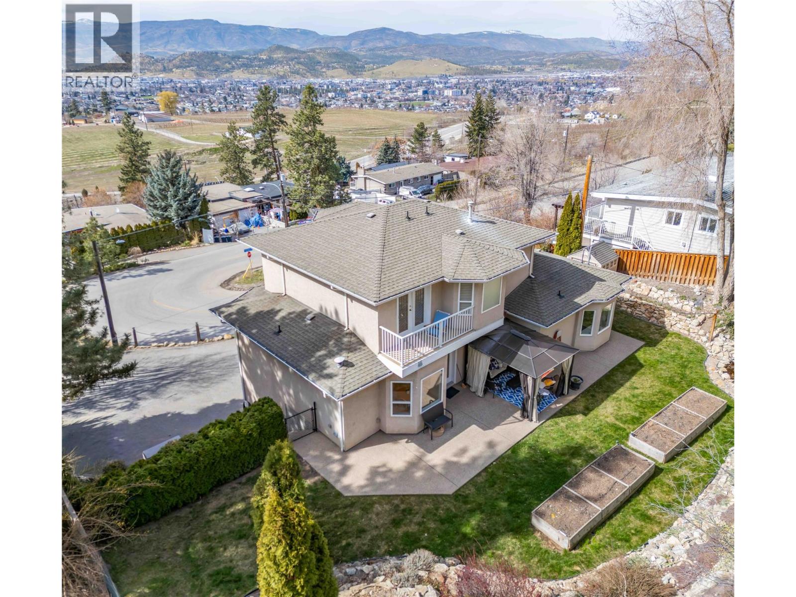 809 Toovey Road, Kelowna