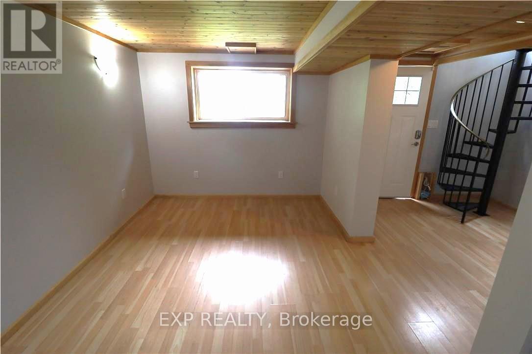 2295 LAKESHORE ROAD E - 8