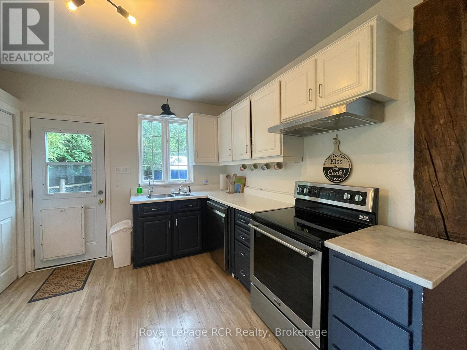 121 COLLINGWOOD STREET - 13