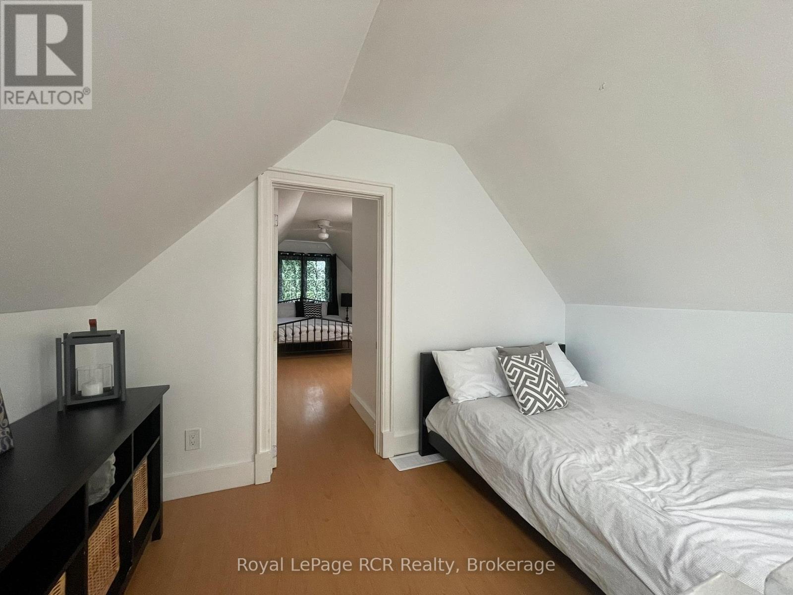 121 COLLINGWOOD STREET - 22
