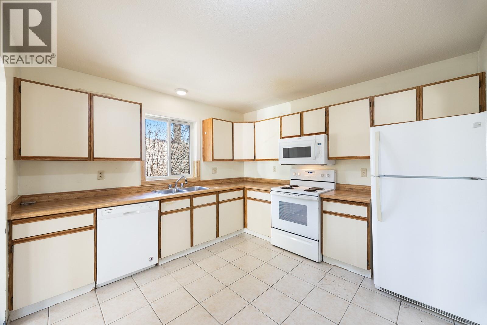 723 Stockwell Avenue - 4