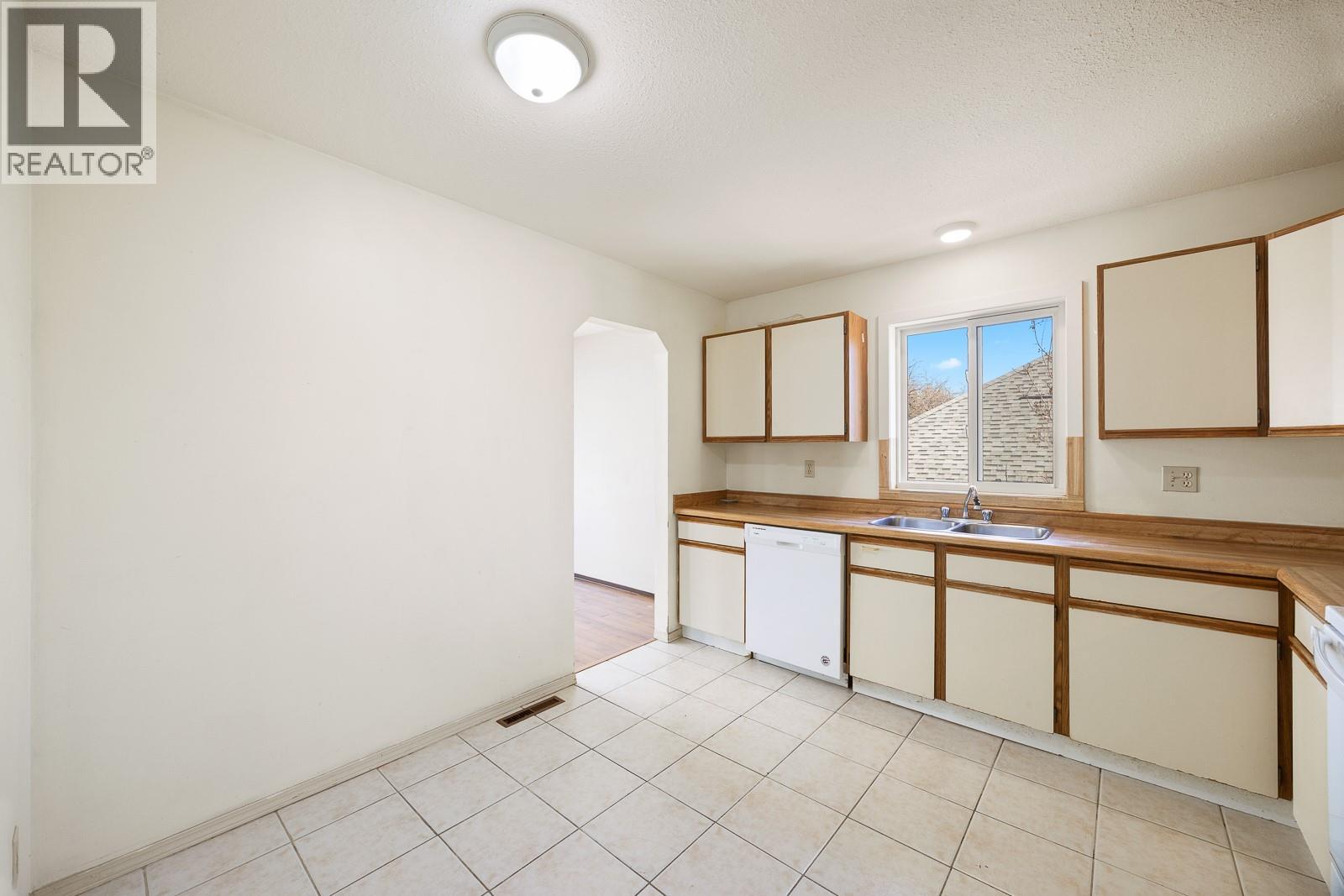 723 Stockwell Avenue - 5