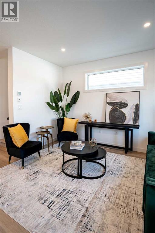 Single Family House for Sale in  Earl Close Evergreen Red Deer 