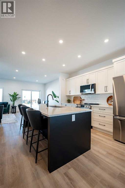 Single Family House for Sale in  Earl Close Evergreen Red Deer 