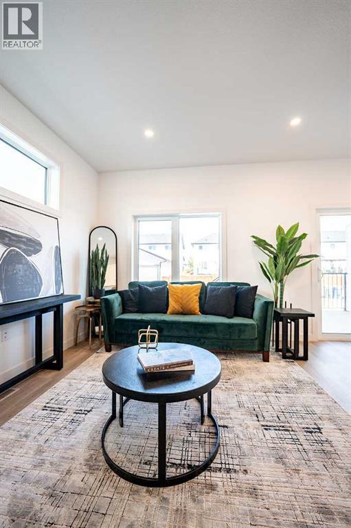 Single Family House for Sale in  Earl Close Evergreen Red Deer 