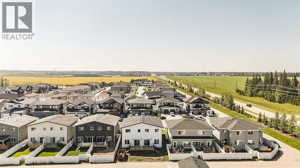 Single Family House for Sale in  Earl Close Evergreen Red Deer 