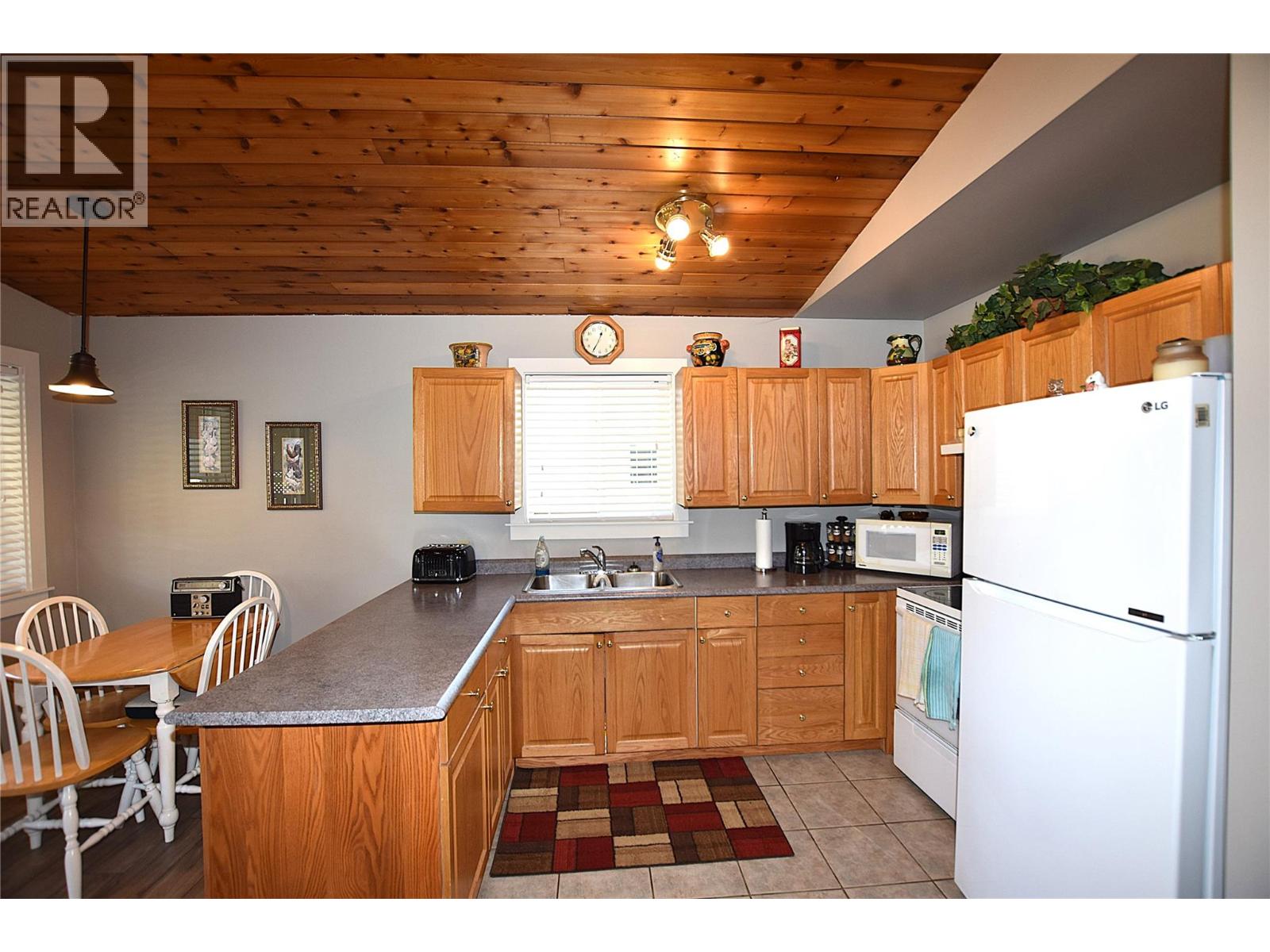 190 Falcon Avenue, Vernon