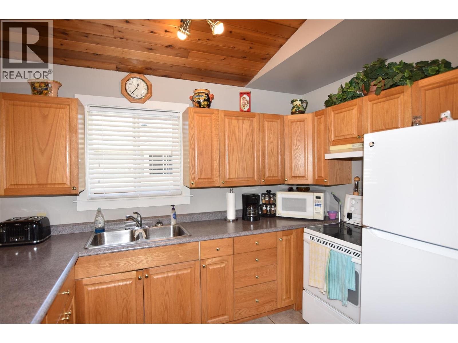 190 Falcon Avenue, Vernon