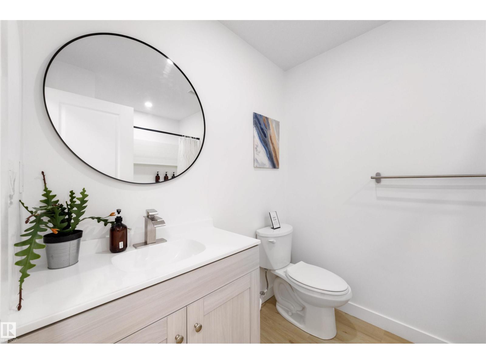 8125 226A ST NW - 38