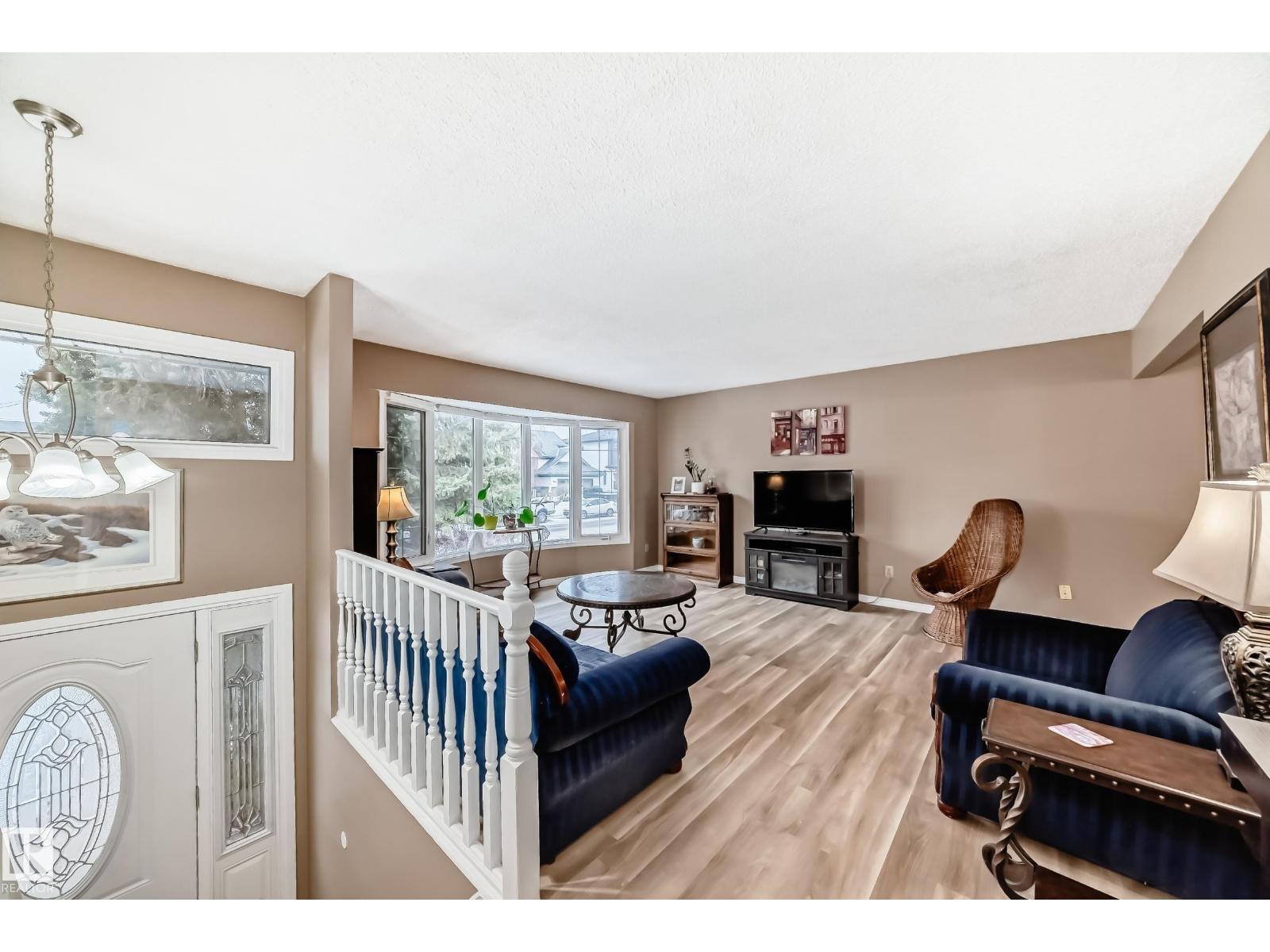 9813 152 ST NW, Edmonton