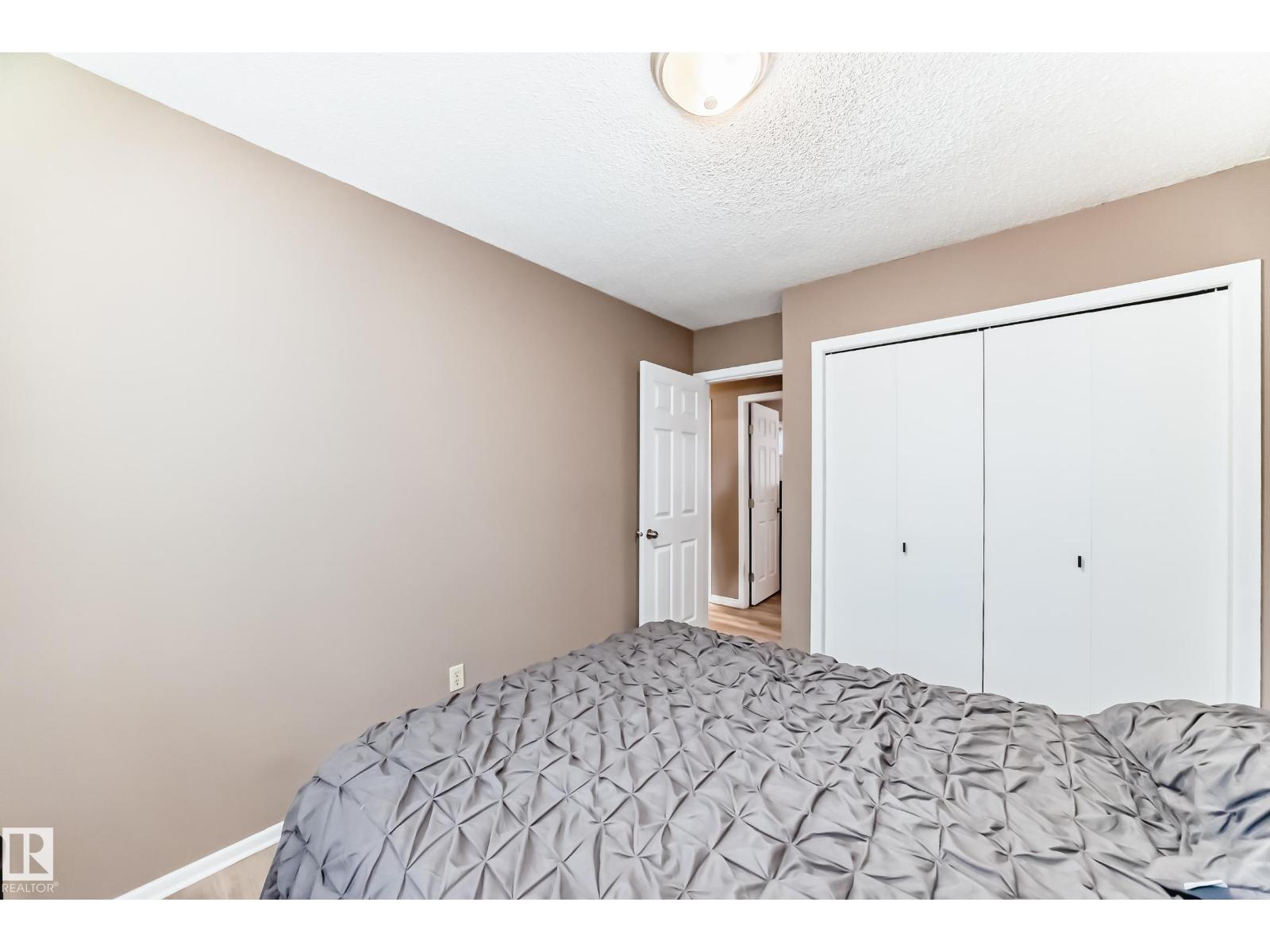 9813 152 ST NW, Edmonton