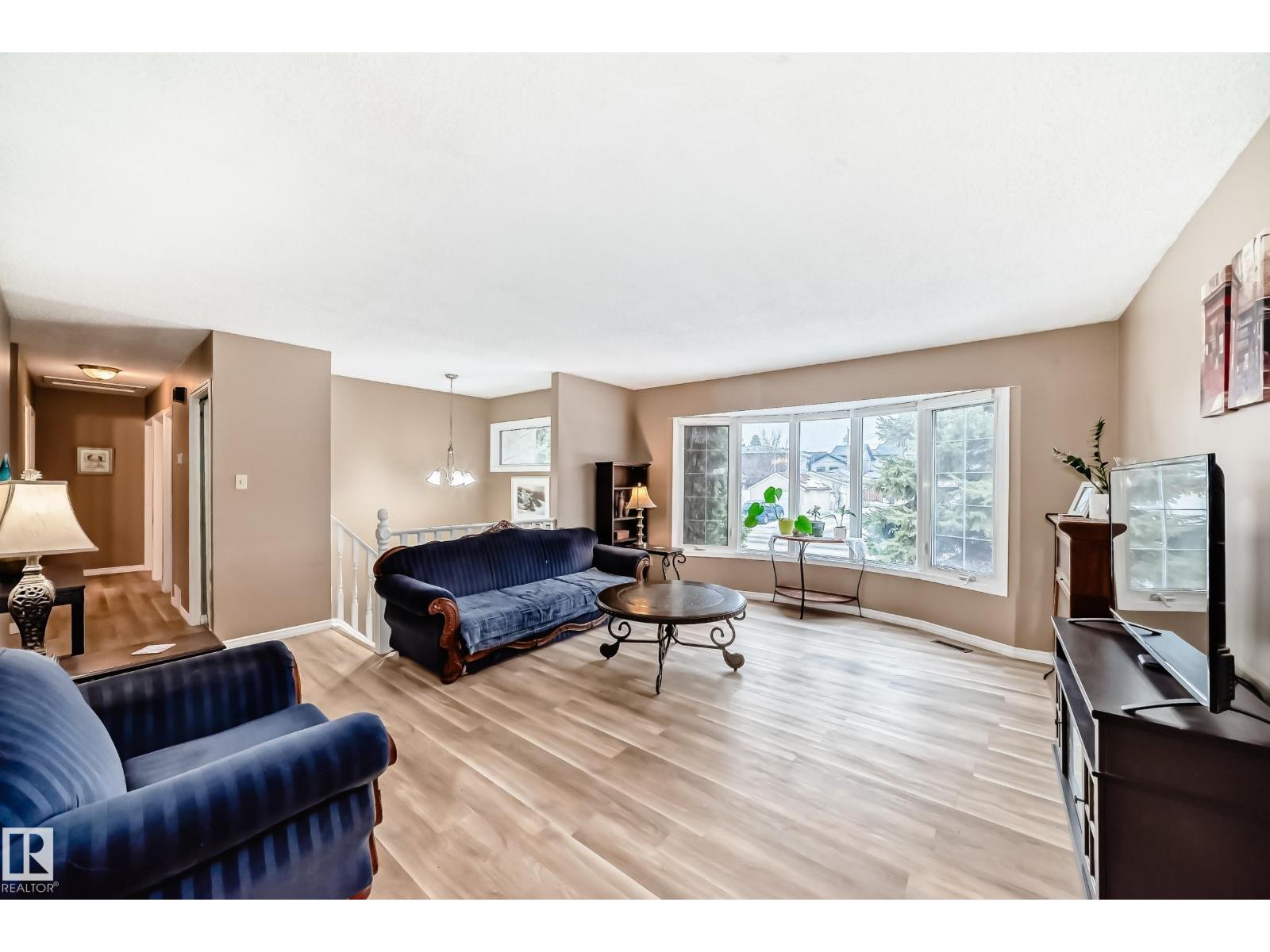 9813 152 ST NW, Edmonton