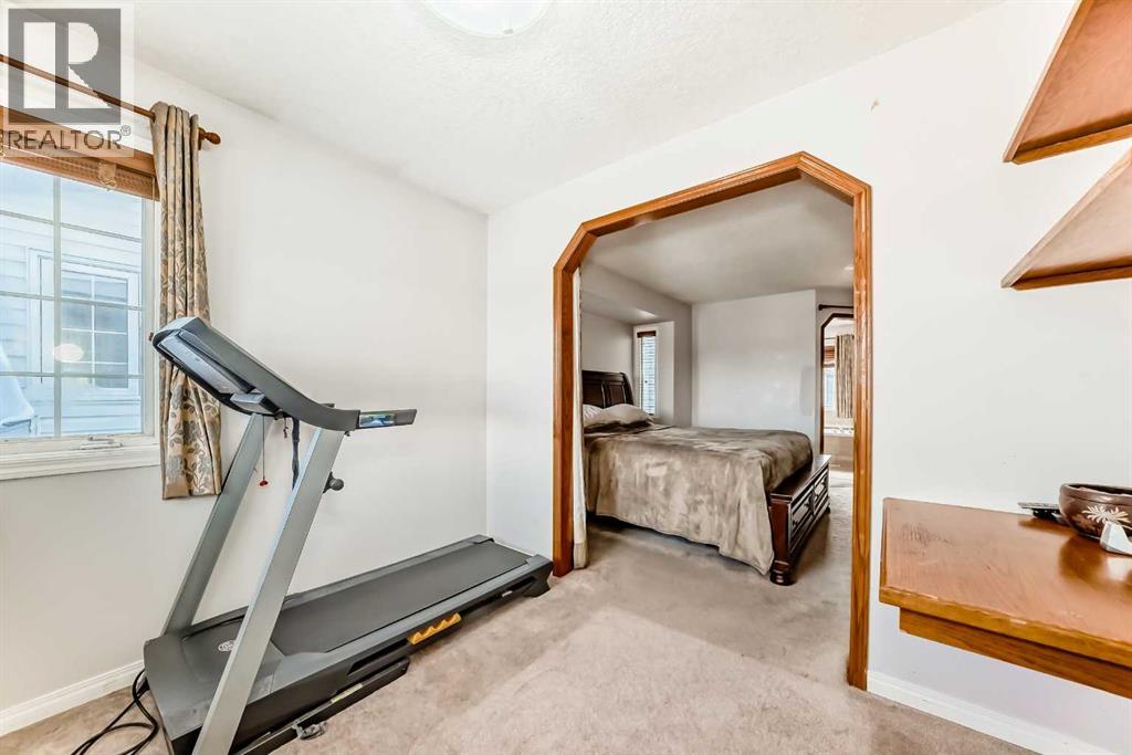 Single Family House for Sale in  Eldorado Close NE Monterey Park Calgary 