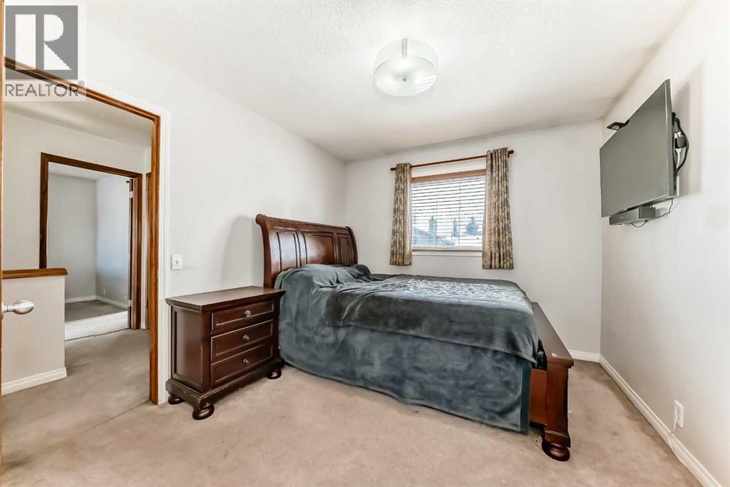 Single Family House for Sale in  Eldorado Close NE Monterey Park Calgary 