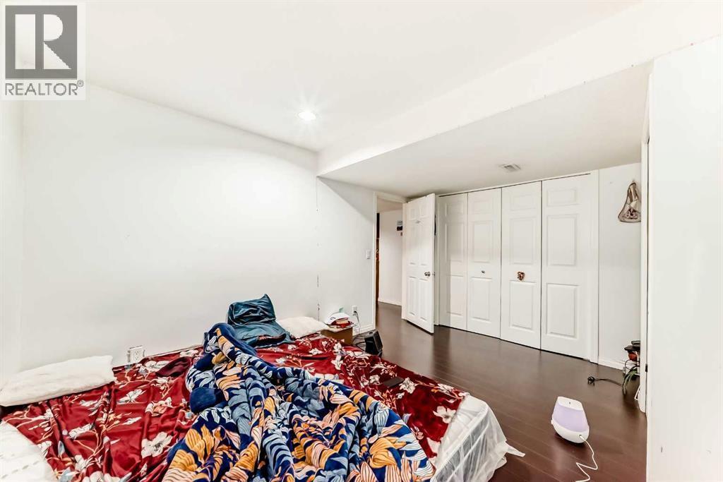 Single Family House for Sale in  Eldorado Close NE Monterey Park Calgary 