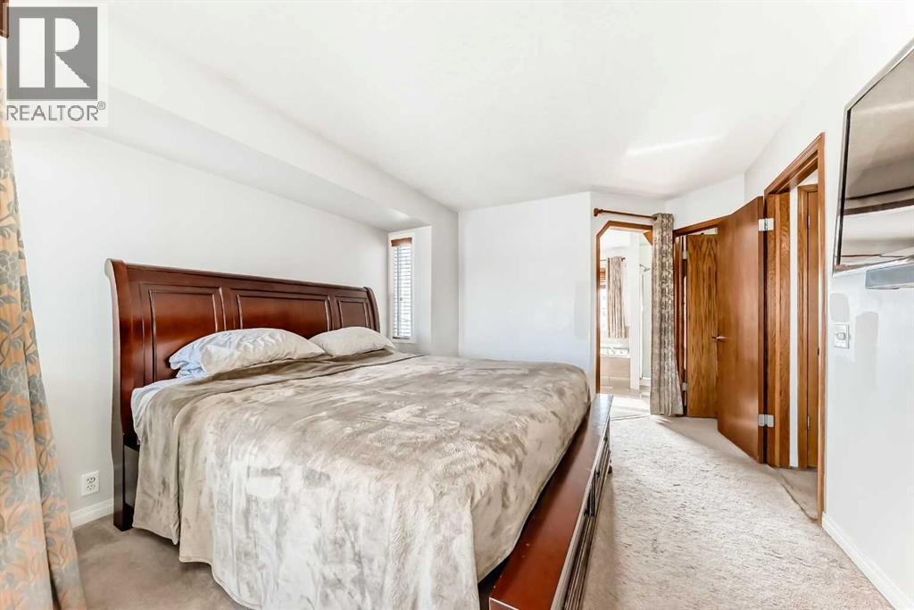 Single Family House for Sale in  Eldorado Close NE Monterey Park Calgary 