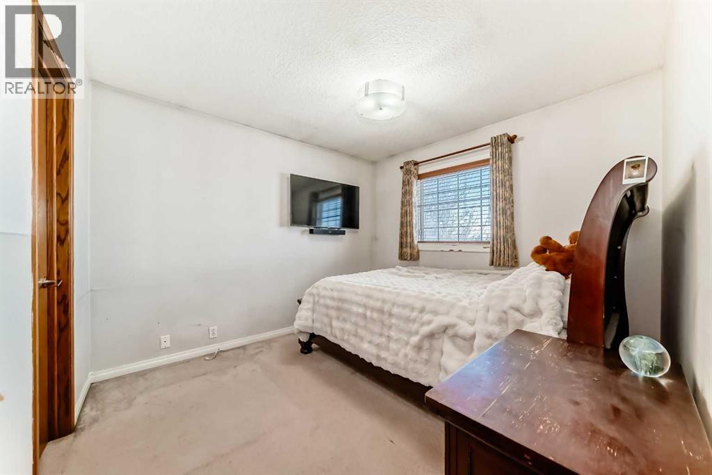 Single Family House for Sale in  Eldorado Close NE Monterey Park Calgary 