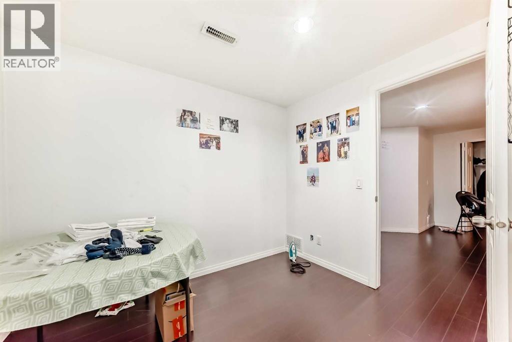 Single Family House for Sale in  Eldorado Close NE Monterey Park Calgary 