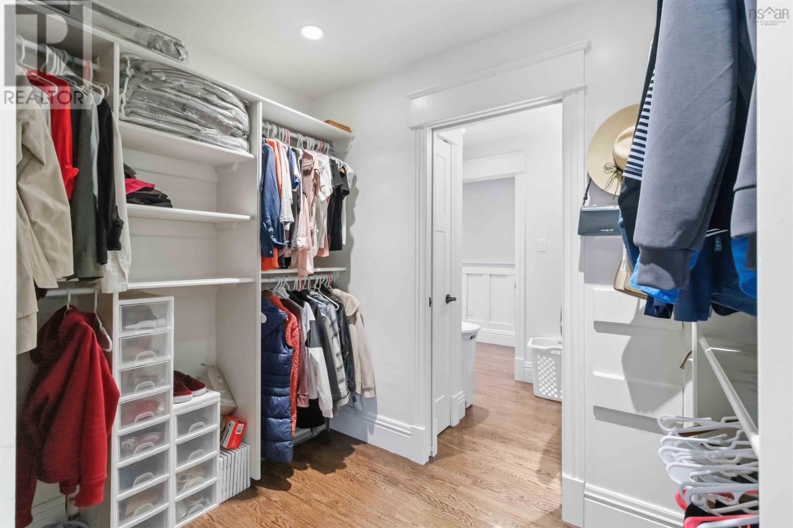 Property 22 of 40 of 60 Amesbury Gate