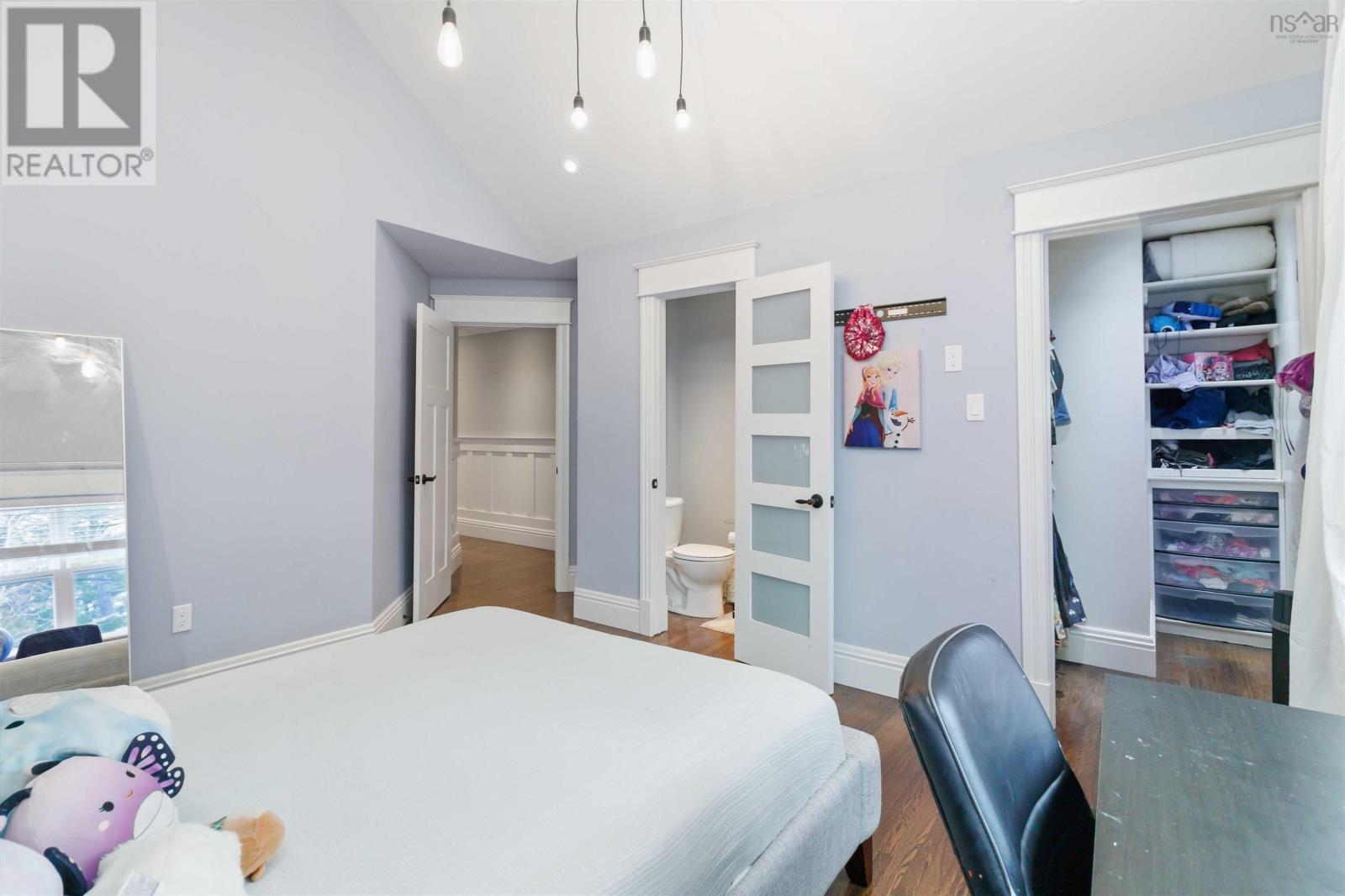 Property 25 of 40 of 60 Amesbury Gate