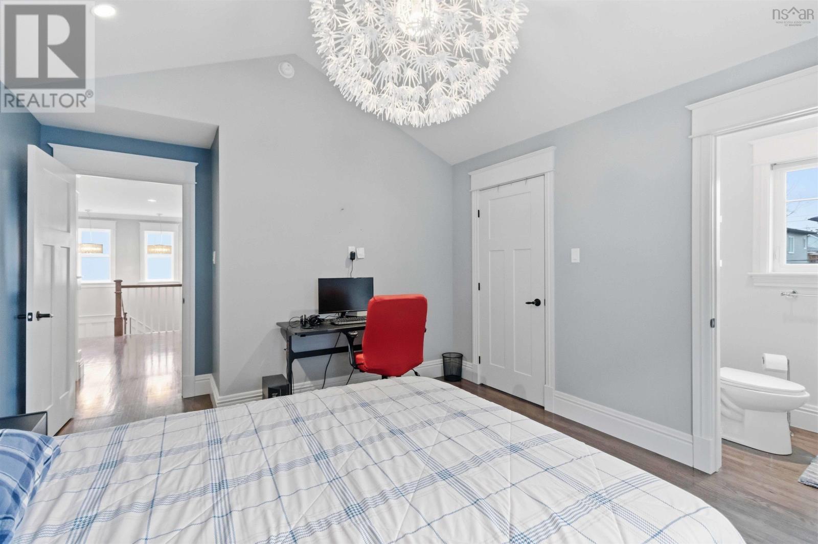 Property 27 of 40 of 60 Amesbury Gate