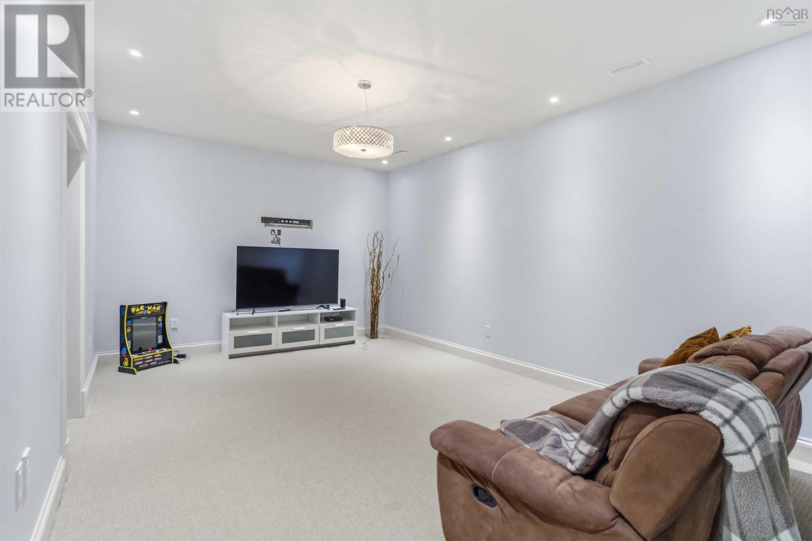 Property 32 of 40 of 60 Amesbury Gate