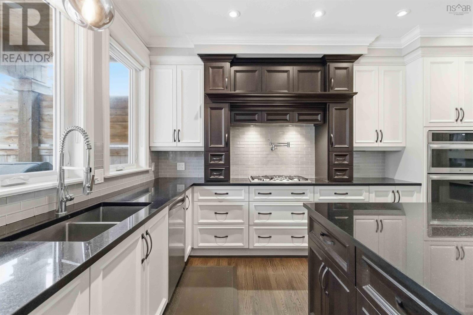 Property 7 of 40 of 60 Amesbury Gate