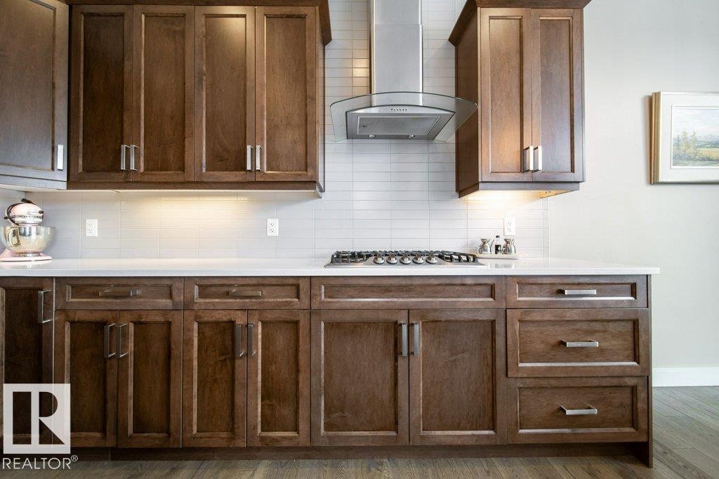 #19 20425 93 AV NW - 35