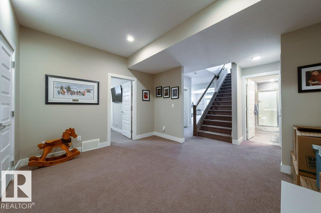 #19 20425 93 AV NW - 48